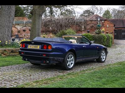 Aston Martin+V8 Volante